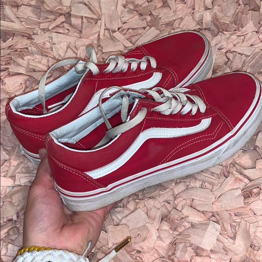RED OLD SCHOOL VANS!! 👠👠